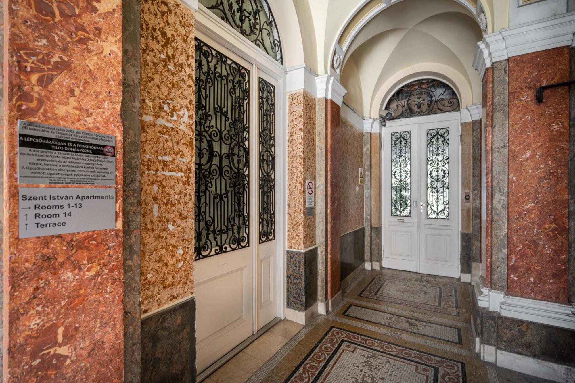 Szent Istvan Apartments Budapeste Exterior foto